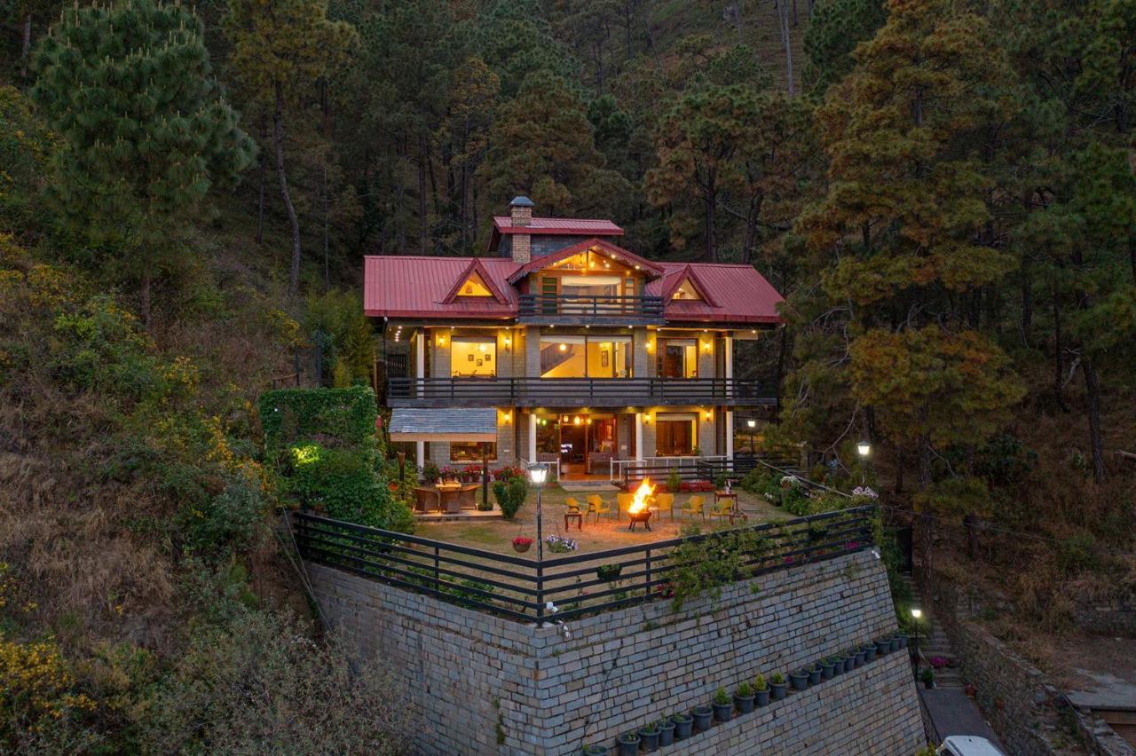 Stayvista At Floradale W Jacuzzi & Wood-Fire Pizza Kasauli Dış mekan fotoğraf