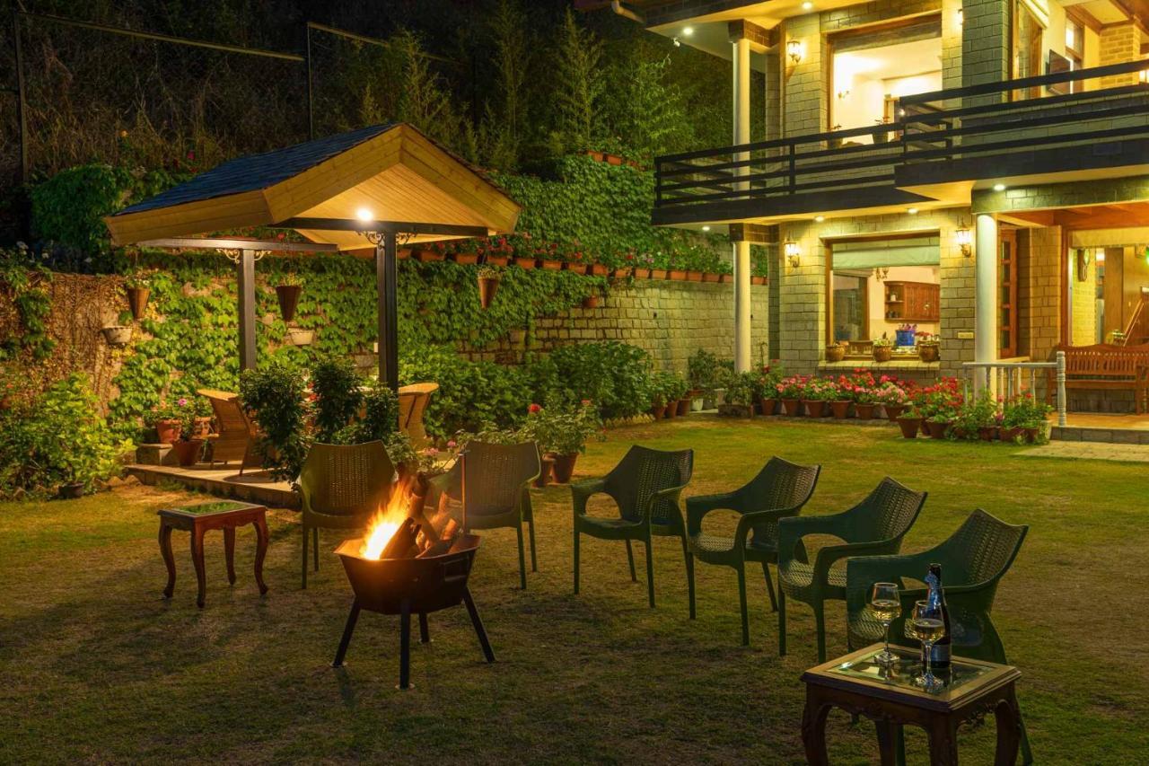 Stayvista At Floradale W Jacuzzi & Wood-Fire Pizza Kasauli Dış mekan fotoğraf