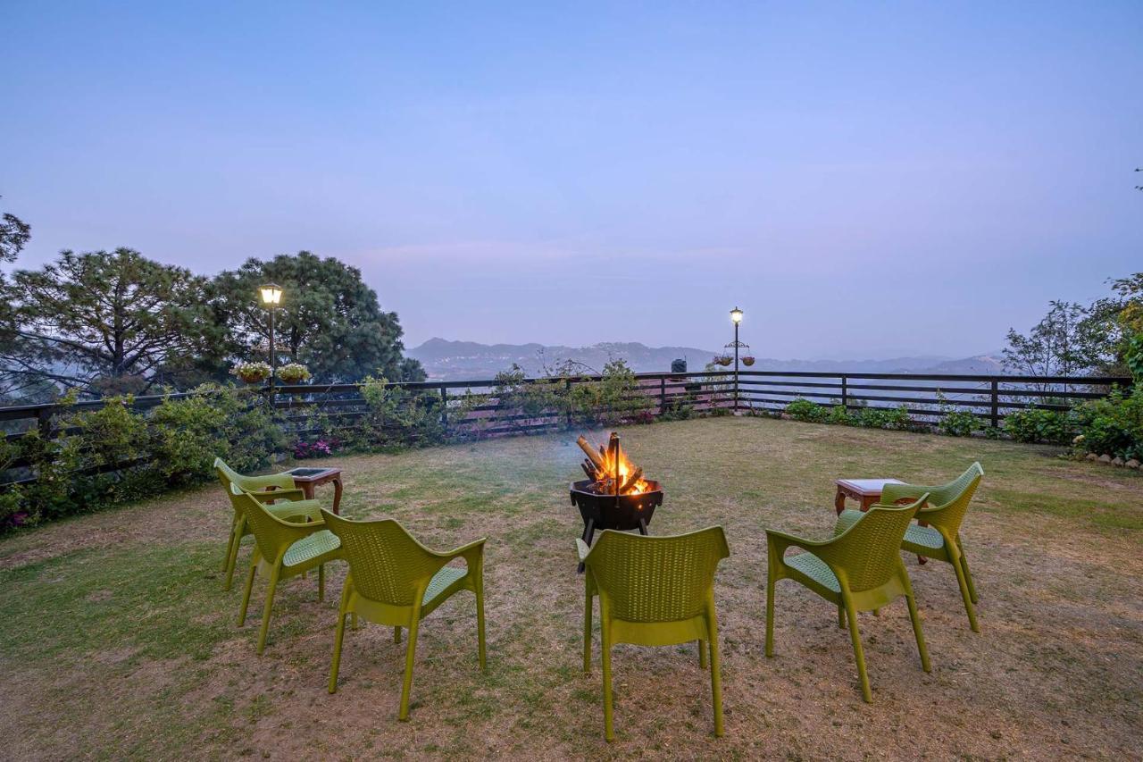 Stayvista At Floradale W Jacuzzi & Wood-Fire Pizza Kasauli Dış mekan fotoğraf
