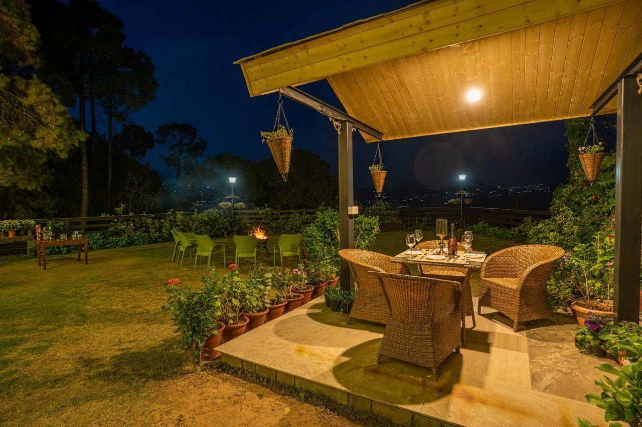 Stayvista At Floradale W Jacuzzi & Wood-Fire Pizza Kasauli Dış mekan fotoğraf
