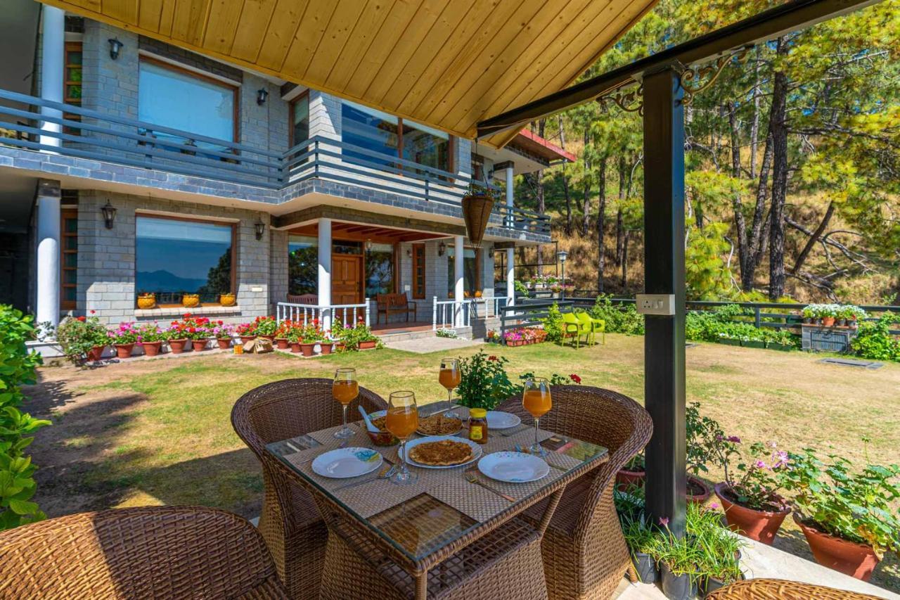 Stayvista At Floradale W Jacuzzi & Wood-Fire Pizza Kasauli Dış mekan fotoğraf